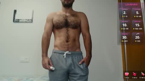 Snapshot of myhairymacho chatting on October 2025 10:52:02 AM Juan  OF  myhairymacho online show from October 2025 10:52:02 AM
