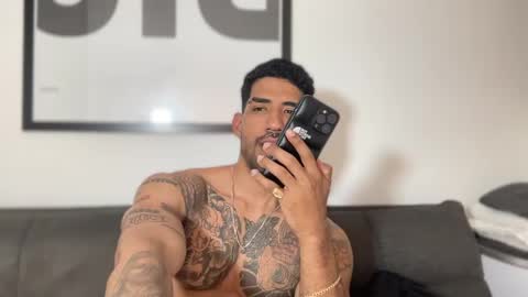 Myke esthetic online show from January 2025 03:22:02 AM