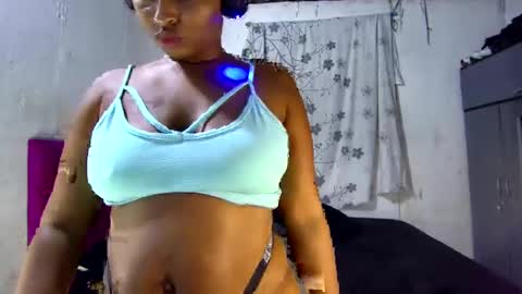 Snapshot of myle_browm chatting on February 2025 01:35:02 AM myle online show from February 2025 01:35:02 AM