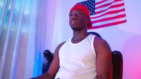 Mylo Wallace  online show from November 2025 07:25:02 PM