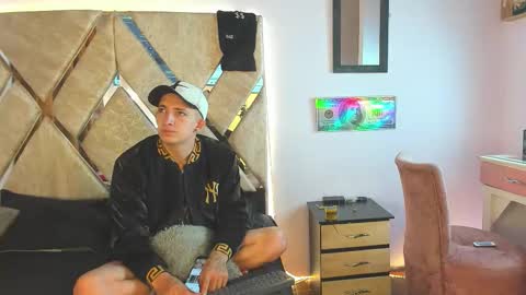 Myluandjack online show from November 2025 08:59:02 AM