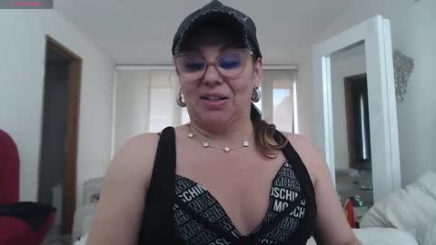 Snapshot of myrnasexxx chatting on May 2026 04:12:02 PM Myrna Sessions online show from May 2026 04:12:02 PM