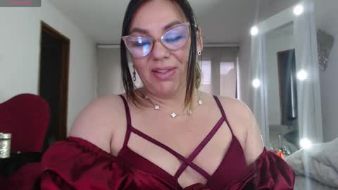 Snapshot of myrnasexxx chatting on May 2026 10:53:01 AM Myrna Sessions online show from May 2026 10:53:01 AM