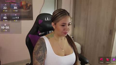 Snapshot of mysaris3 chatting on October 2025 12:09:02 PM S A R A online show from October 2025 12:09:02 PM