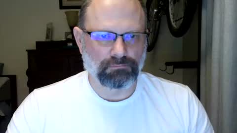 Just hanging out - No pressure online show from April 2026 05:21:02 AM