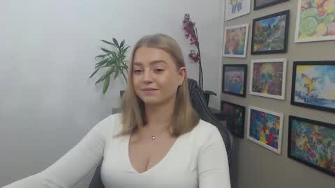 Erica online show from October 2025 07:42:01 AM