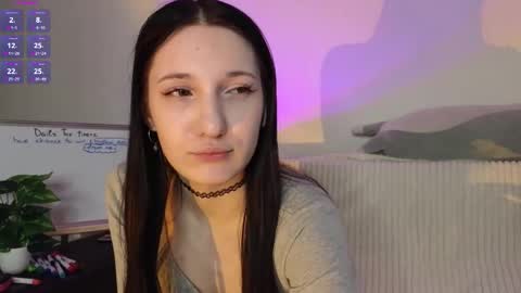 Mia online show from November 2025 06:33:02 PM