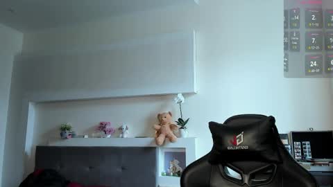 Snapshot of mystic_evan chatting on April 2026 12:00:01 PM Evan Brown online show from April 2026 12:00:01 PM
