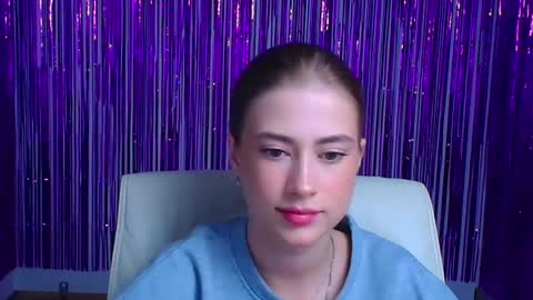 Emelie online show from September 2025 11:15:02 AM