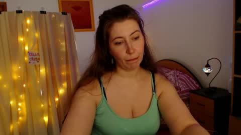 Snapshot of mystydew chatting on May 2026 11:49:02 AM MystyDew online show from May 2026 11:49:02 AM