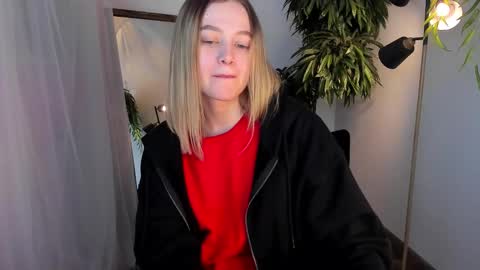 Eva  online show from February 2025 04:03:01 PM