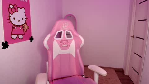 Eva  online show from February 2025 07:34:01 AM