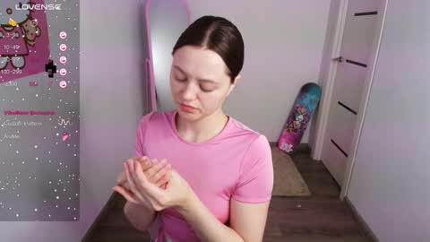 Eva  online show from October 2025 04:31:02 AM