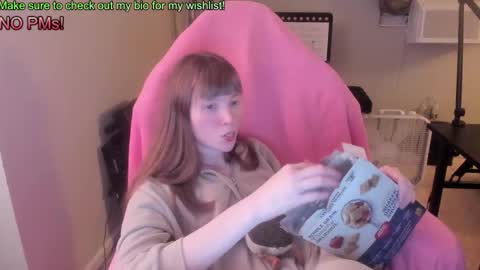 Snapshot of nacmar chatting on October 2025 08:49:01 AM Natalie Marlo online show from October 2025 08:49:01 AM