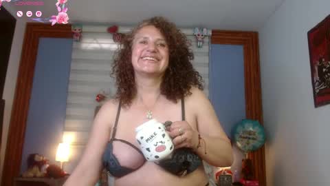 Snapshot of nadia_84 chatting on May 2026 07:43:02 PM nadia_84 online show from May 2026 07:43:02 PM