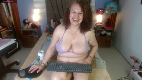 Snapshot of nadia_84 chatting on May 2026 12:57:01 PM nadia_84 online show from May 2026 12:57:01 PM
