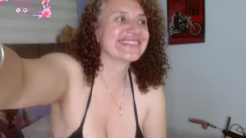 Snapshot of nadia_84 chatting on May 2026 02:01:02 PM nadia_84 online show from May 2026 02:01:02 PM
