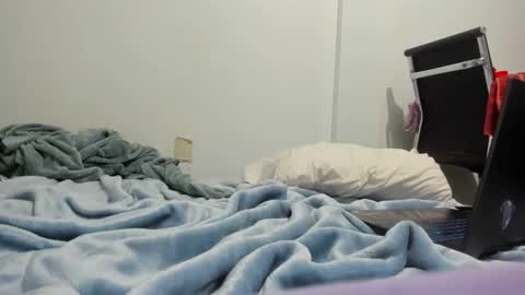 Nadia Clara online show from December 2025 06:18:01 AM