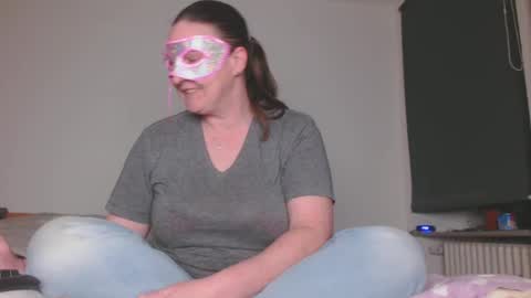 Nadine online show from December 2024 04:21:02 PM