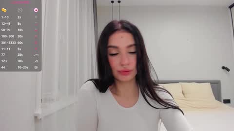 Nadya online show from November 2025 01:33:02 PM