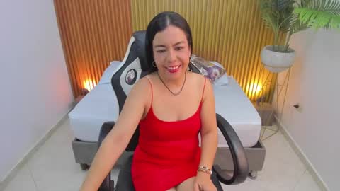 N A H I A online show from February 2025 11:52:01 AM