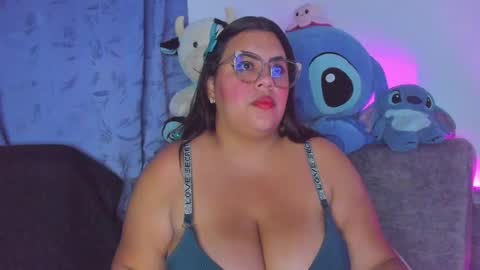 nahiaa233 online show from September 2025 09:33:01 AM