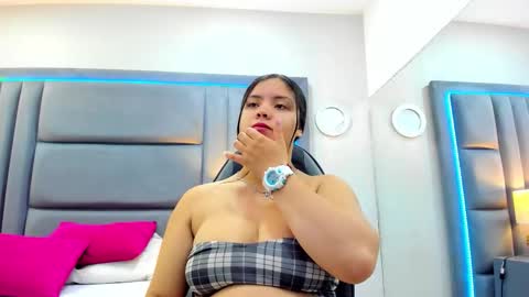 Nahia  online show from November 2025 11:43:02 AM