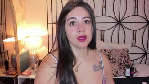 Nahomi  online show from October 2025 11:00:02 AM