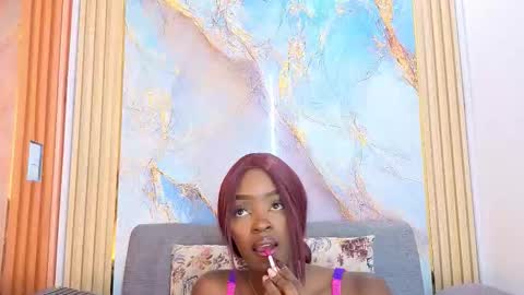 Nahomy  online show from October 2025 09:59:02 PM