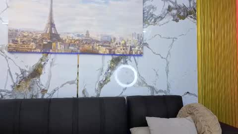 Nahomy  online show from November 2025 01:17:02 PM