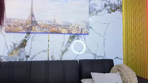 nahomy_smith23_aws online show from November 2025 01:17:02 PM