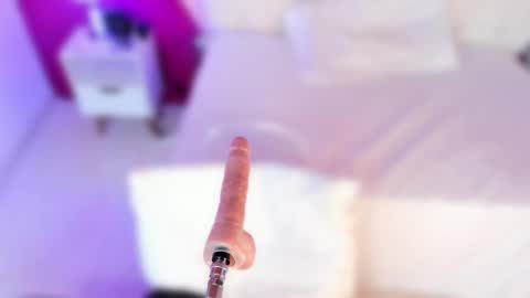 Nahomy Roberts online show from March 2025 12:12:02 PM