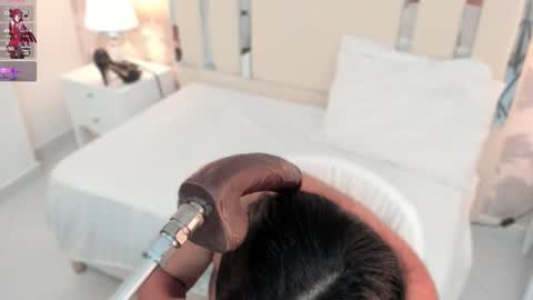 Nahomy Roberts online show from January 2026 08:40:02 AM