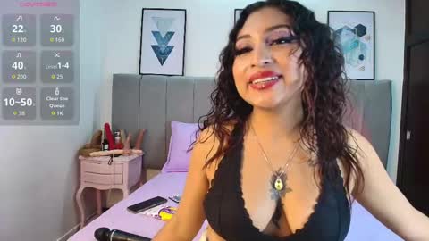 Naia online show from September 2025 07:58:02 PM