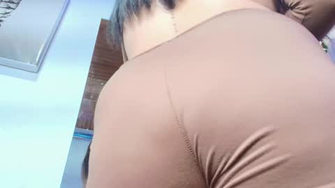 Naia x online show from November 2025 06:35:01 PM