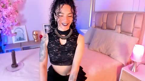 Ana online show from December 2025 09:53:01 PM