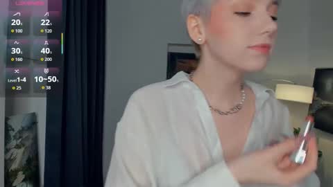 Snapshot of nakishacroshaw chatting on October 2025 12:01:02 PM Kate online show from October 2025 12:01:02 PM