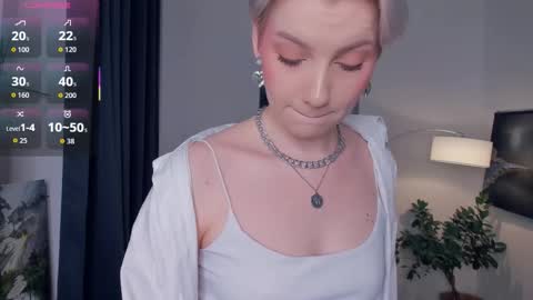 Snapshot of nakishacroshaw chatting on November 2025 12:28:01 PM Kate online show from November 2025 12:28:01 PM