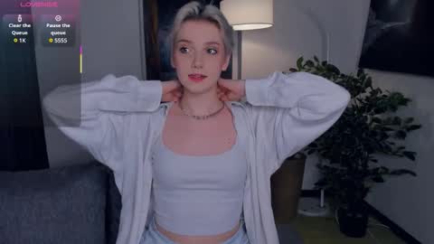 Snapshot of nakishacroshaw chatting on November 2025 12:16:01 PM Kate online show from November 2025 12:16:01 PM