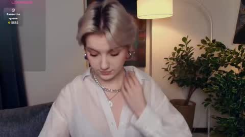 Snapshot of nakishacroshaw chatting on December 2025 12:25:02 PM Kate online show from December 2025 12:25:02 PM