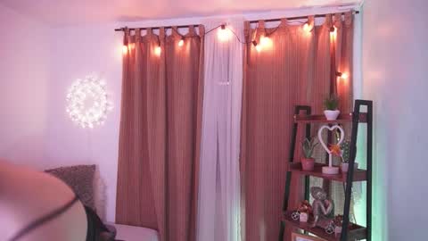 Nalia Adams online show from October 2025 04:36:02 PM