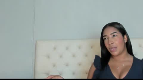 nami_sam online show from November 2025 01:24:02 PM