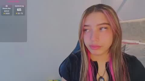 nami_sweet_ online show from November 2025 11:36:02 AM