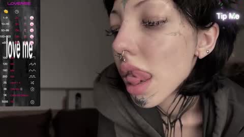 Nana online show from December 2024 08:03:02 PM