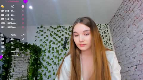 Luna online show from February 2025 01:07:01 PM