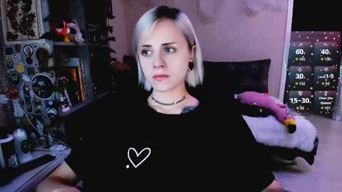 Monday-Friday 12-4 AM and 6-9 AM New York time online show from November 2025 08:32:01 PM