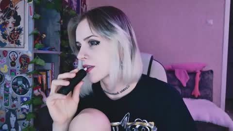 Snapshot of nanitamoore chatting on May 2026 10:06:02 PM Monday-Friday 12-4 AM and 6-9 AM New York time online show from May 2026 10:06:02 PM