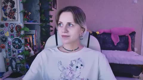 Snapshot of nanitamoore chatting on June 2026 04:44:01 PM Monday-Friday 12-4 AM and 6-9 AM New York time online show from June 2026 04:44:01 PM
