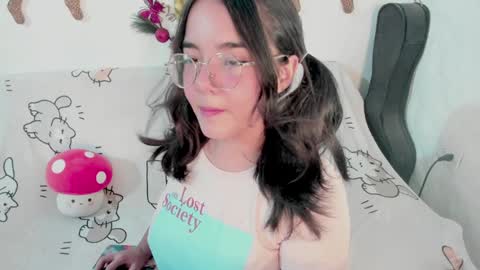 Snapshot of naoko_uwu chatting on December 2024 02:01:02 AM Naoko online show from December 2024 02:01:02 AM