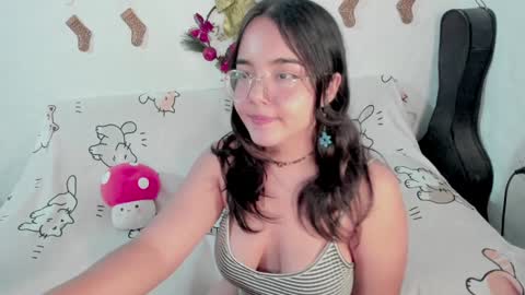 Snapshot of naoko_uwu chatting on December 2024 04:02:02 AM Naoko online show from December 2024 04:02:02 AM